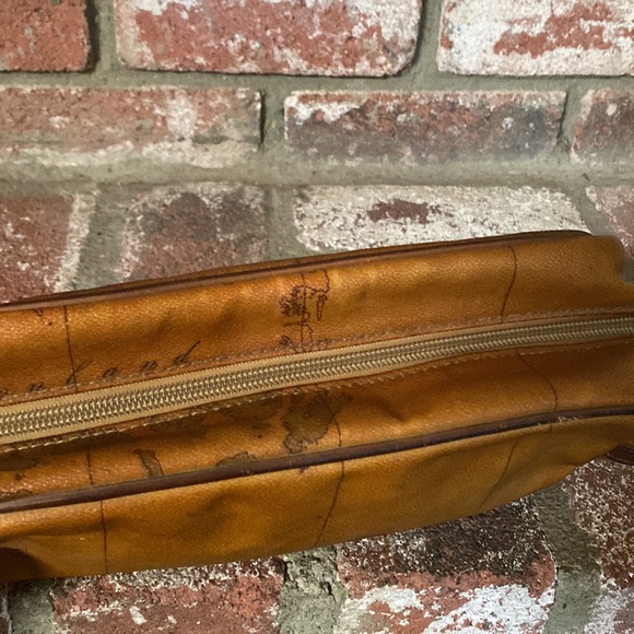 Alviero Martini World Large Pouch with leather handle - Picture 6 of 10